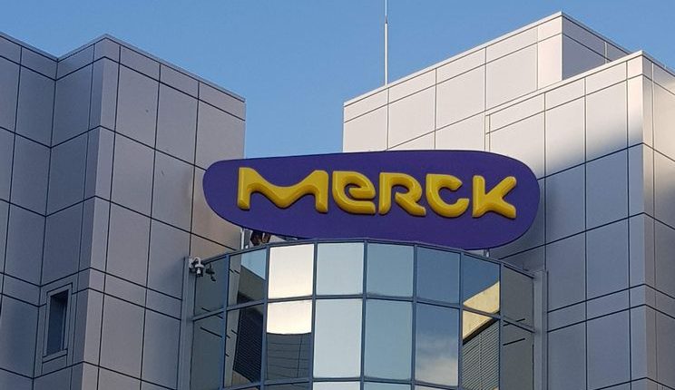 שילוט לחברת התרופות MERCK
